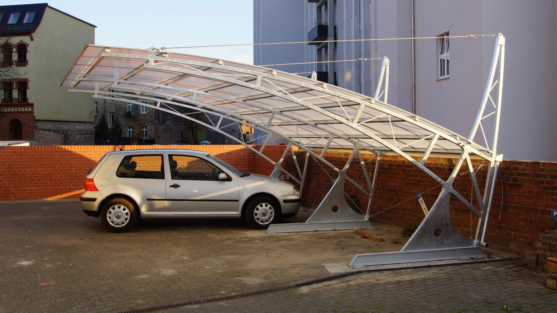 Bogendachcarport - Carportmaster Projekt 15-P-1025 - 39104 Magdeburg - Carportbild 01