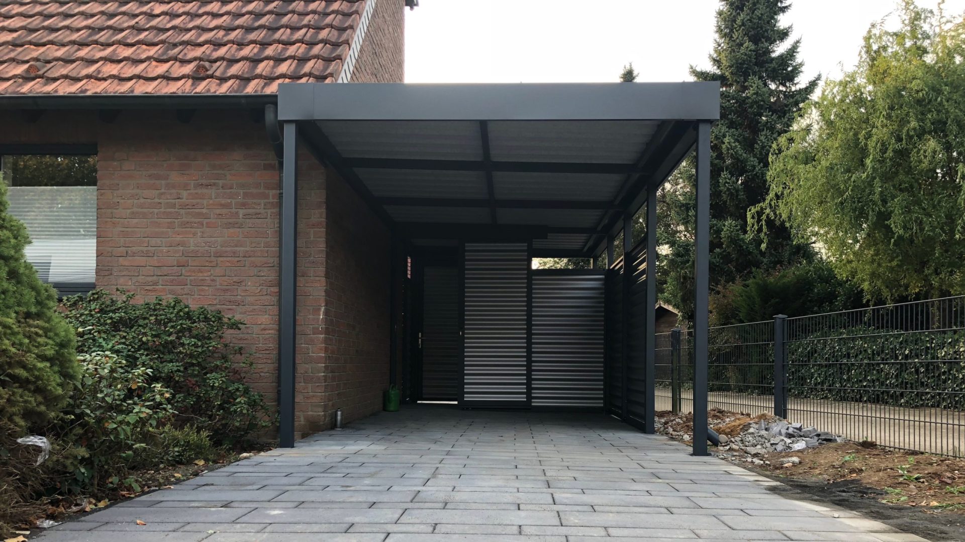 Carport mit Schuppen - Carportmaster Projekt 17-P-1986 - 47802 Krefeld - Carportbild 01