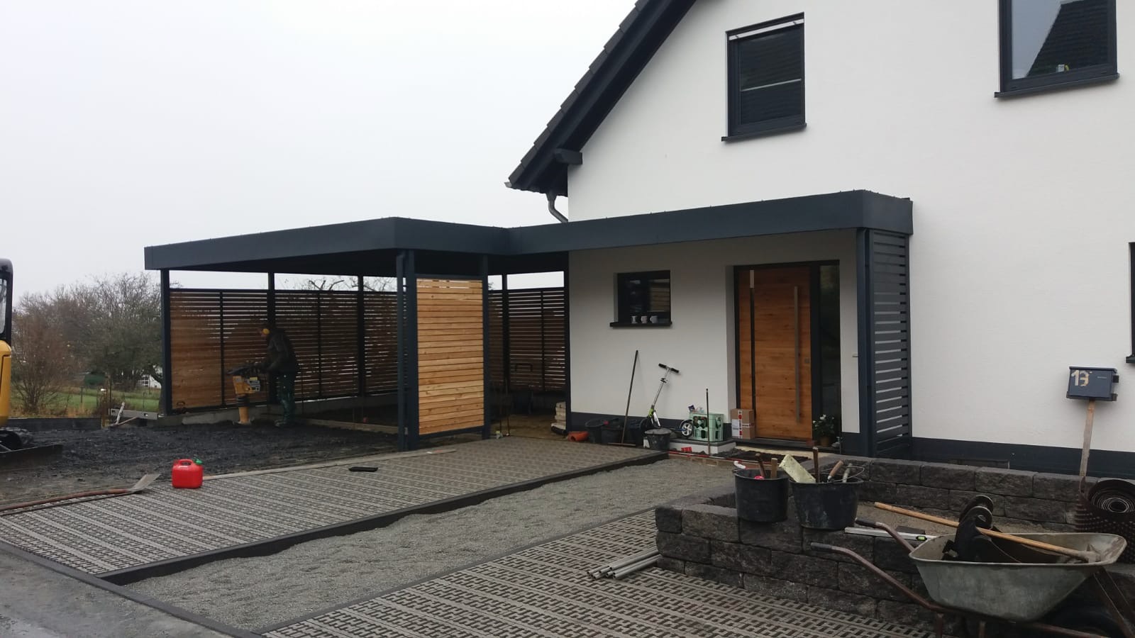 Carport mit Eingangsüberdachung - Carportmaster Projekt 21-F-2841 - 59821 Arnsberg - Carportbild 01