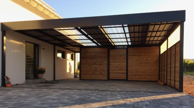 Doppelcarport mit Schuppen - Carportmaster Projekt 17-P-1749 - 67069 Ludwigshafen - Carportbild 01 - Trapezblech kombiniert mit Trapez-Lichtplatten